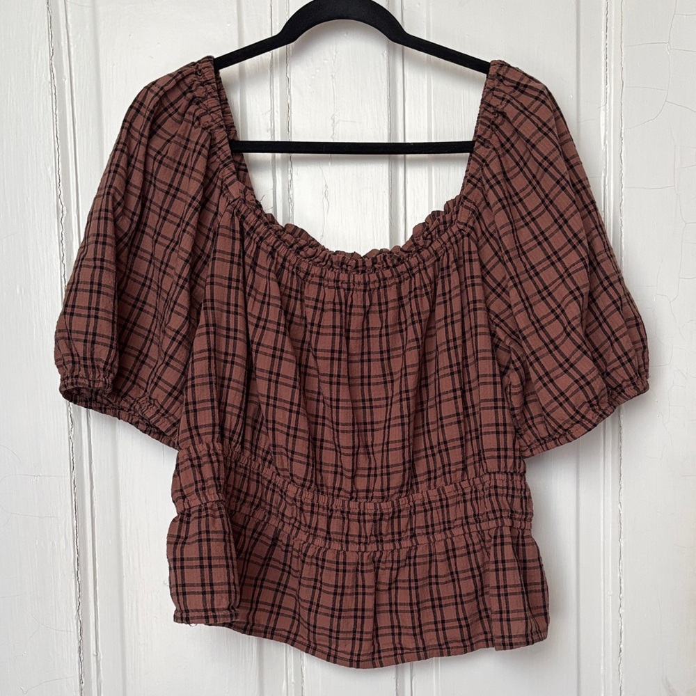 brown plaid cropped blouse with puffy sleeve and cinched waist